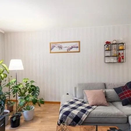Private With Balcony In Shared Design 8 Minutes Away From Center And Exactly In Front Of The Metro Station Апартаменты Хельсинки