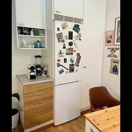 Private With Balcony In Shared Design 8 Minutes Away From Center And Exactly In Front Of The Metro Station Апартаменты