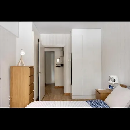 Апартаменты Private With Balcony In Shared Design 8 Minutes Away From Center And Exactly In Front Of The Metro Station *