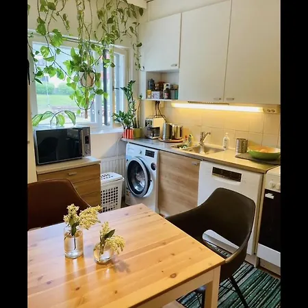Private With Balcony In Shared Design 8 Minutes Away From Center And Exactly In Front Of The Metro Station Апартаменты